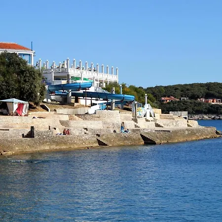 With A Parking Space - 13416