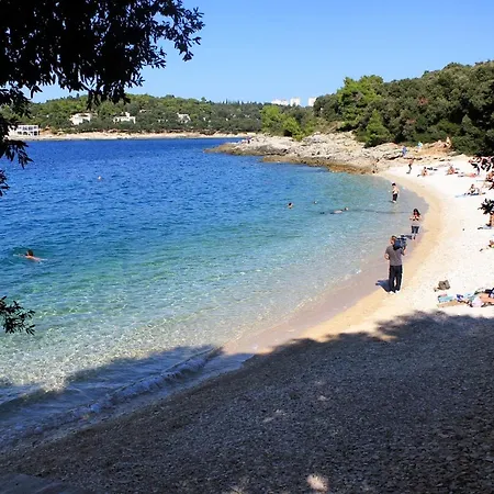 With A Parking Space - 13416 Póla