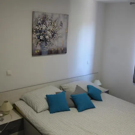 Apartman With A Parking Space - 13416