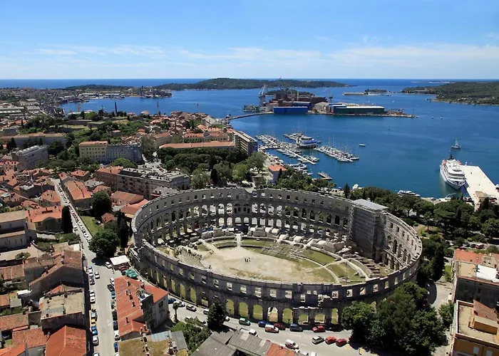 With A Parking Space - 13416 Pula