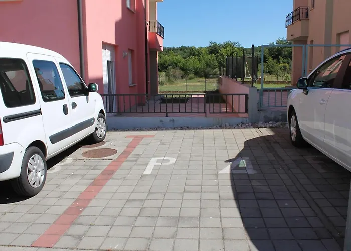 Апартаменты With A Parking Space - 13416 Пула